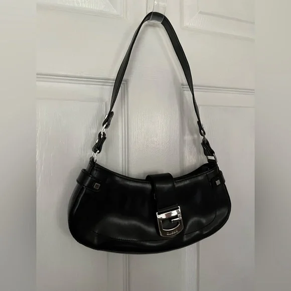 Black Guess Purse - Picture 2 of 8